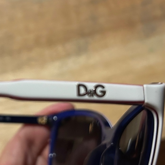 Dolce & Gabbana White and Blue Oversized Sunglasses with Case main image 4